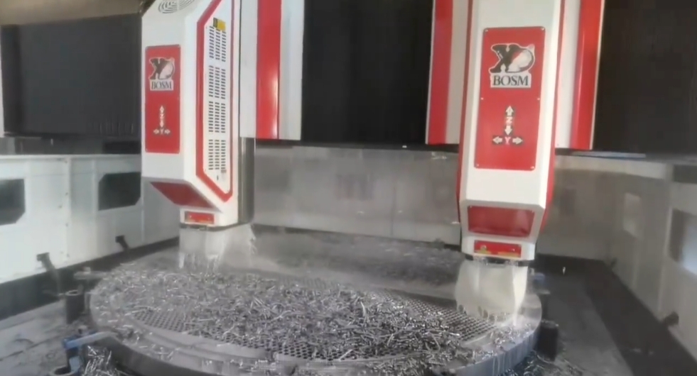 雙主軸4×4米設(shè)備 管板加工現(xiàn)場